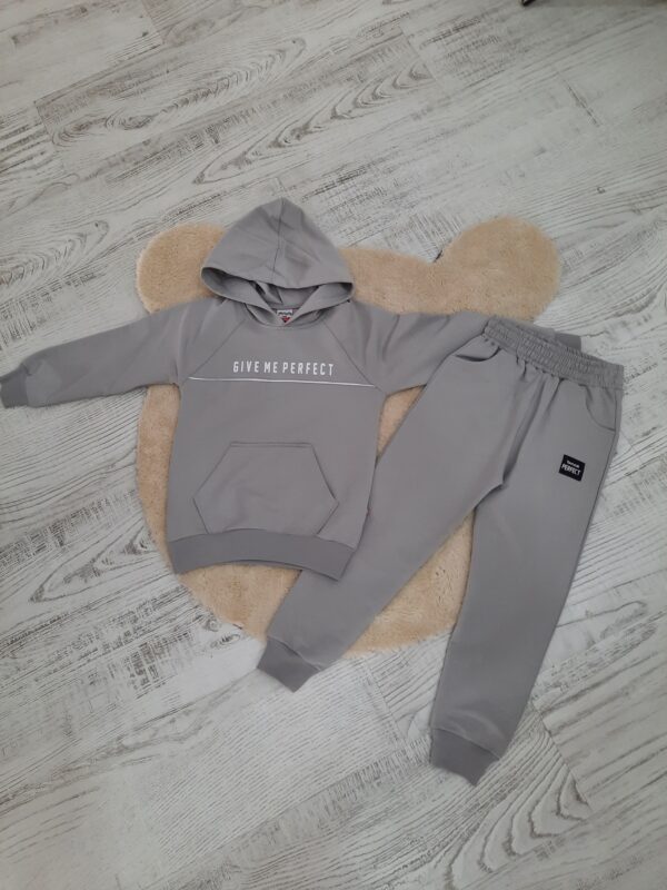 KAPŞONLU ERKEK ÇOCUK TAKIMI 6-9 yaş